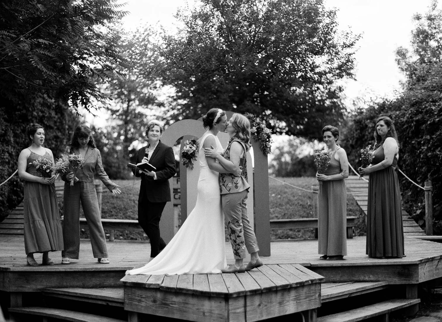 Couple first kiss at ceremony